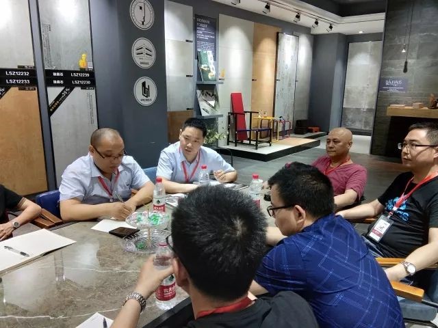 仿古砖加盟,仿古砖招商,仿古砖十大品牌,金达雅瓷砖,喷墨砖